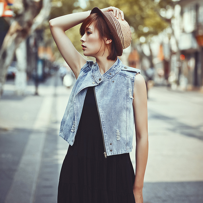 今年秋天又该穿谁的外套,初秋最实用的外套