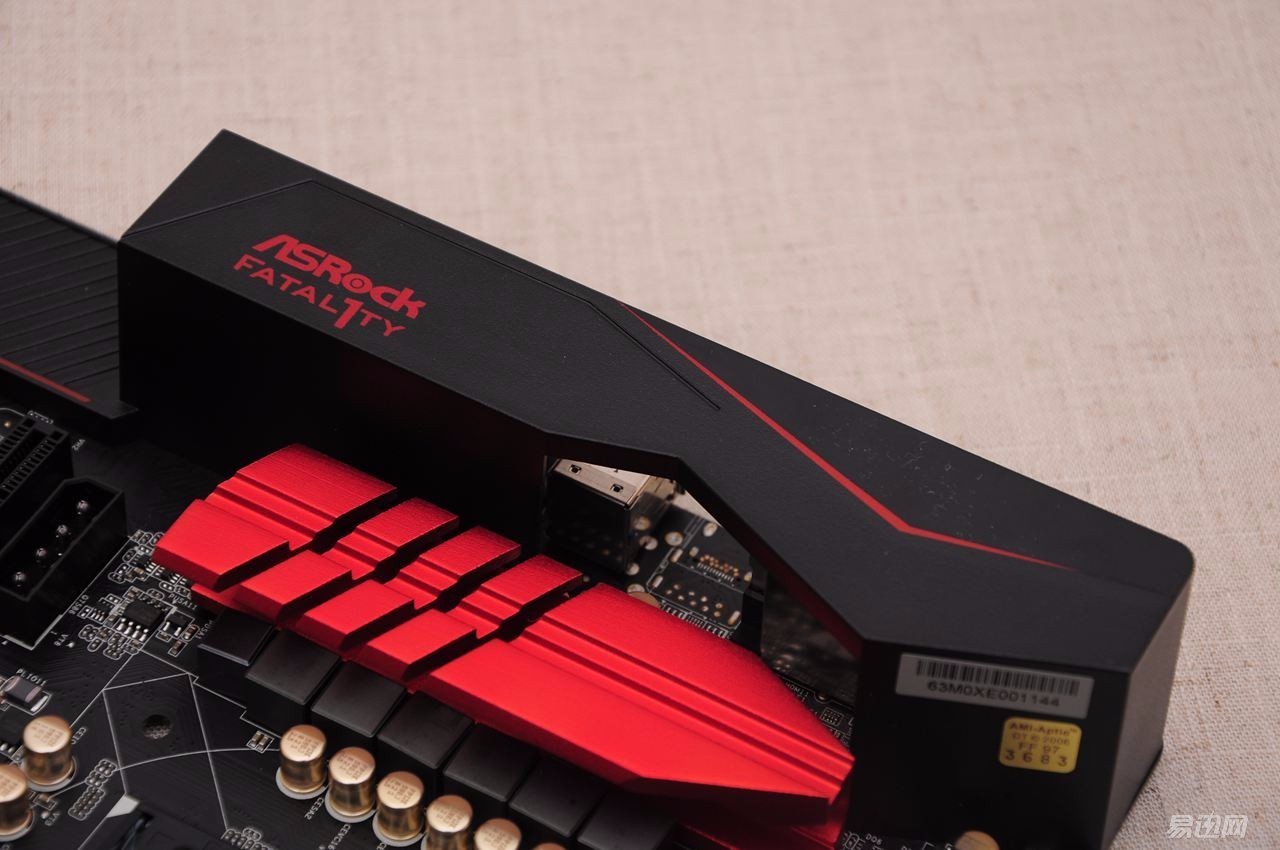 据说这板子和机箱搭配能释放洪荒之力