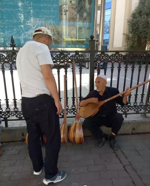 第一次逛*疆新**二道桥的和田玉交易市场见闻