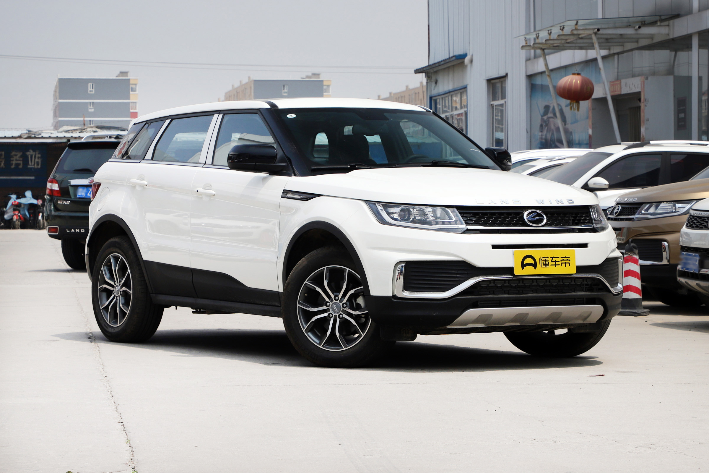 陆风x7卖多少钱,陆风x72015款2.0t一公里油耗多少钱