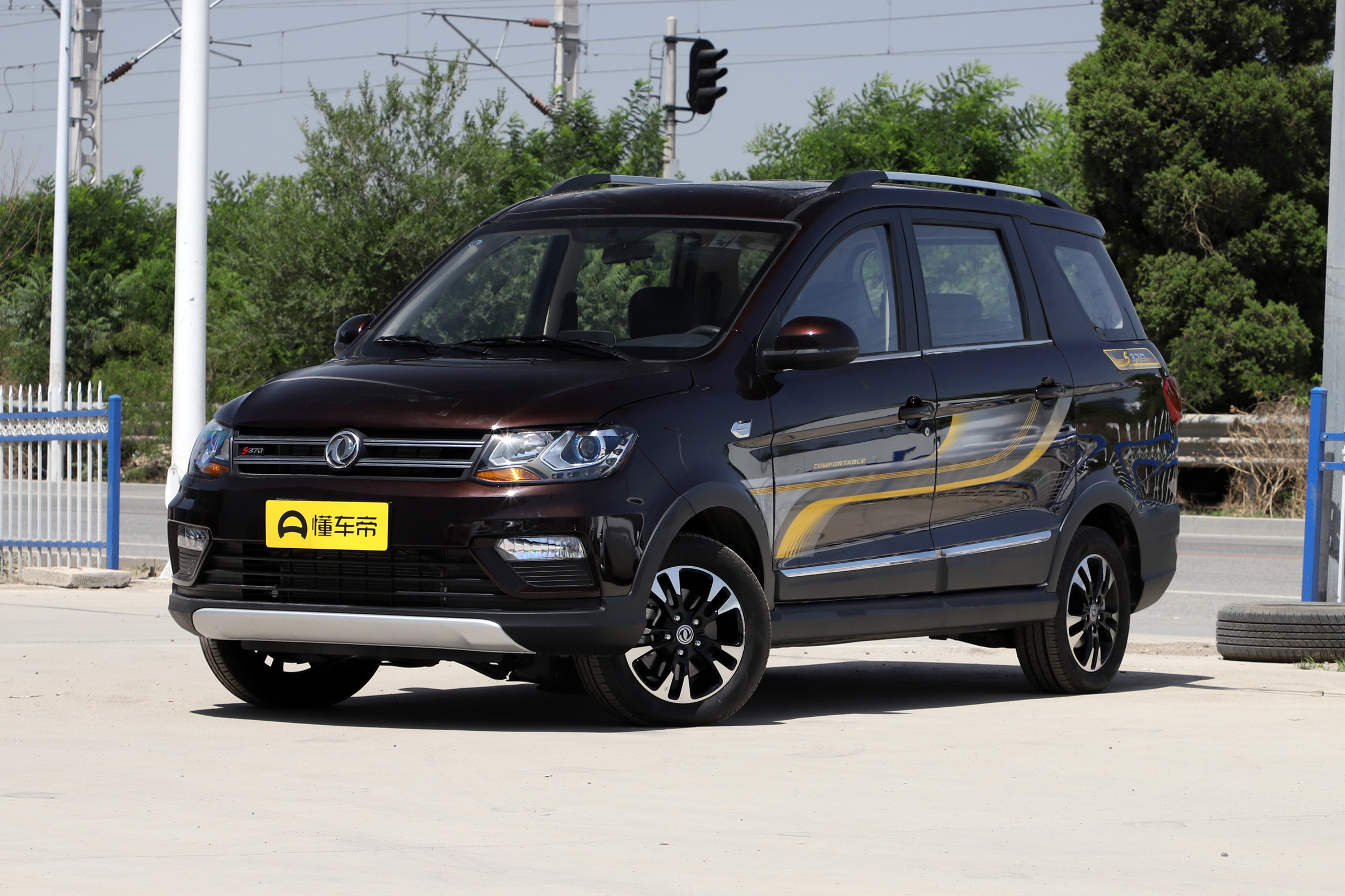 东风风光370七座2018款1.5l能买吗,东风风光370和风光330有什么不同