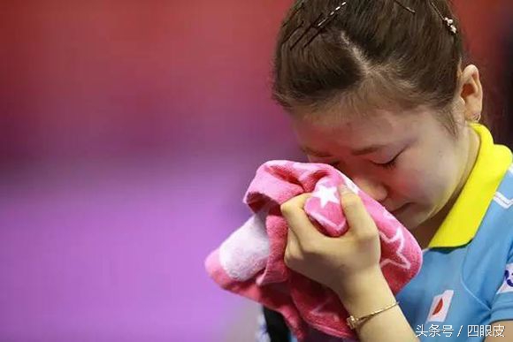 孔令金给福原爱塞饼,孔令辉福原爱