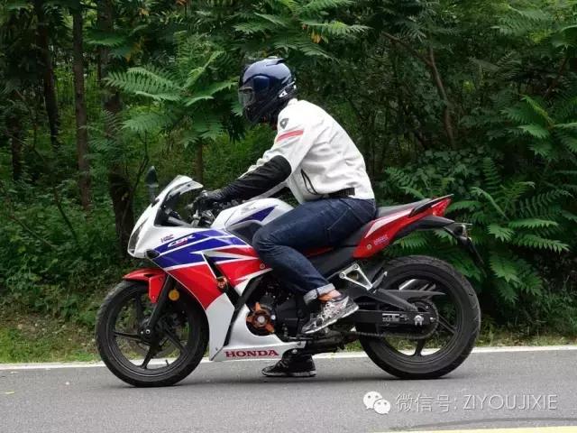 2017款ninja250和18款,ninja250排气四缸对比r6