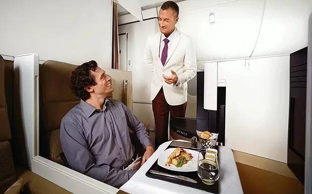 喝垮航空公司，那些坐飞机头等舱的人，他们都喝什么酒呢？