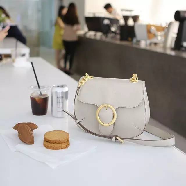 朴信惠、秀智、宋慧乔，韩剧女主背的包都扒出来啦！