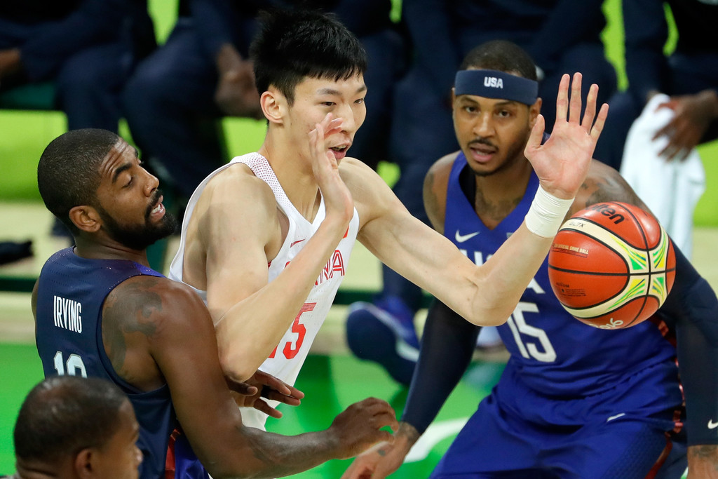 周琦比赛关键时刻卧底级表现合集,周琦关键时刻掉链子