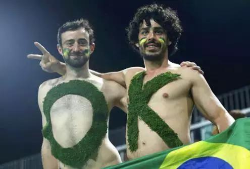 傅园慧奥运领奖,傅园慧无缘奖牌