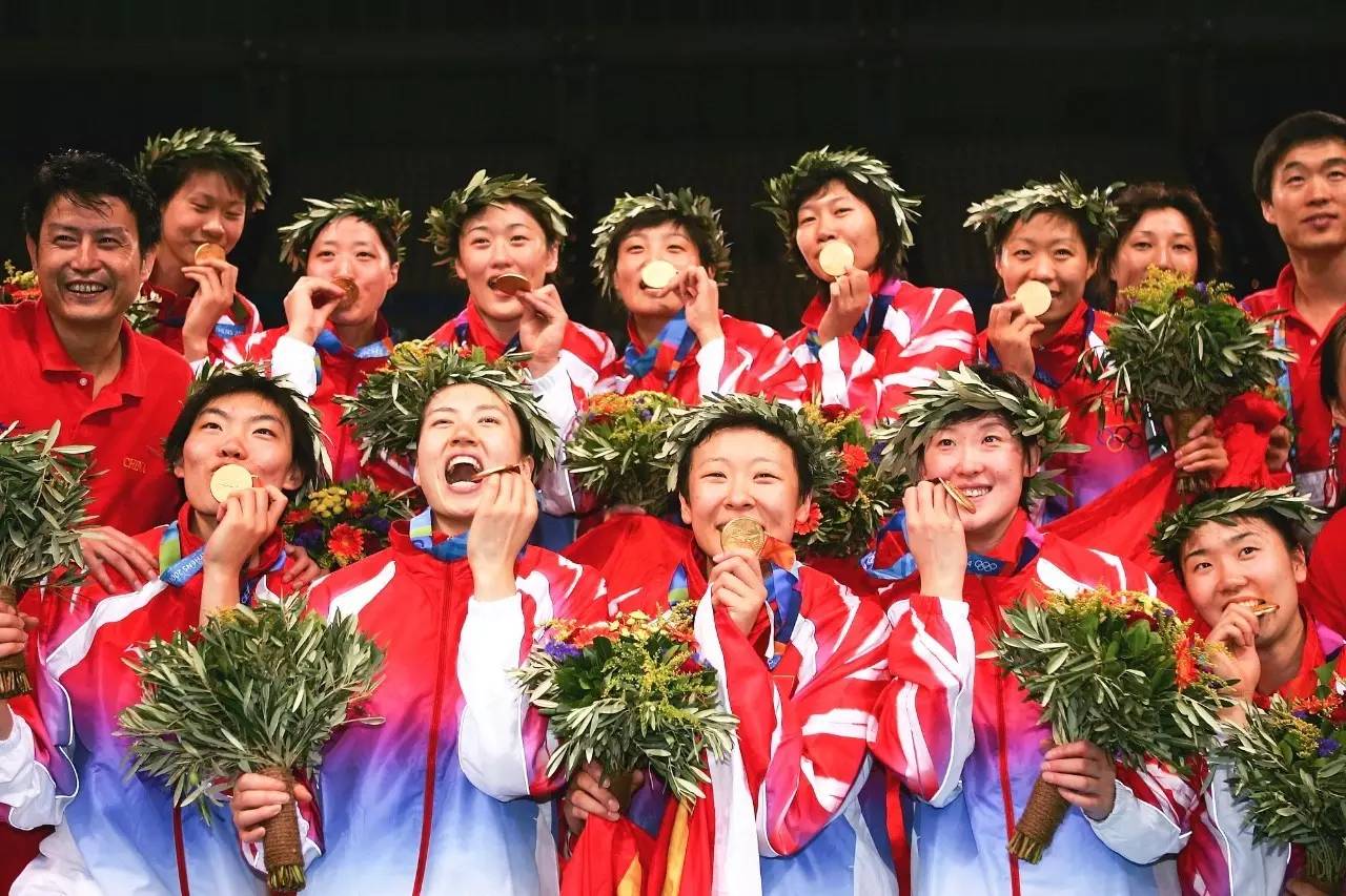 中国男足中国女排,中国女排与男足