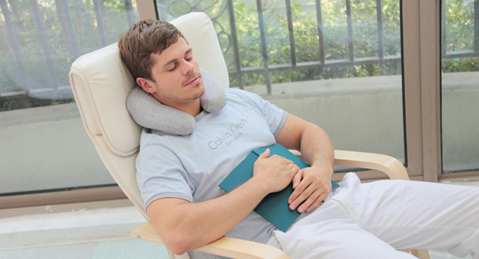 u型枕两种戴法都可以吗,u型枕的正确用法医生建议