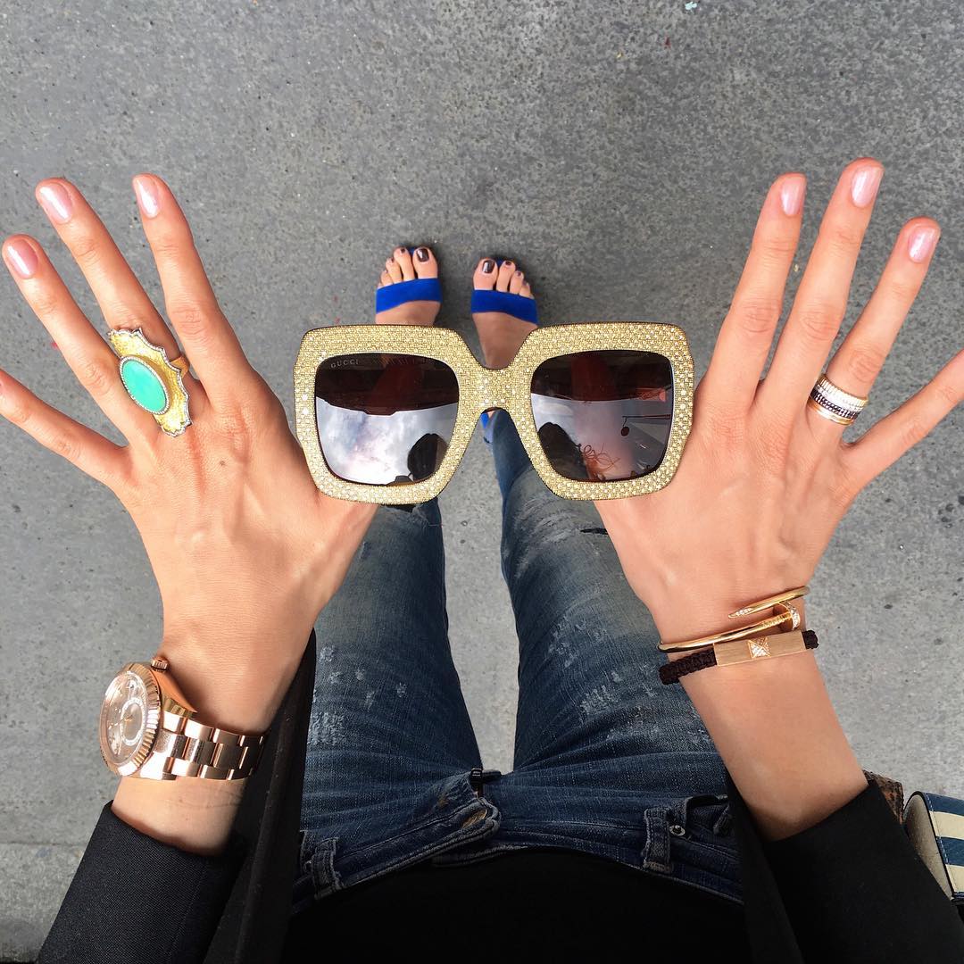 晒*过包**时了！这个白富美有数不清的配饰