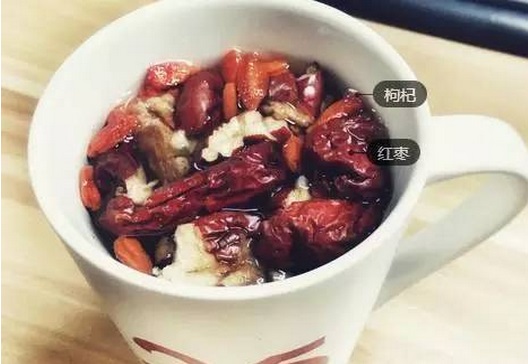 枸杞作用千千万你吃对了吗,枸杞虽好但别乱吃这3类人不宜吃