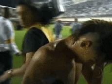 足球球员搞怪图片,足球搞笑庆祝动作gif