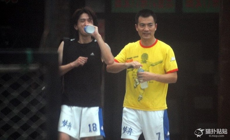 明星“球员”:唐僧变肥罗，谭咏麟踢断两根韧带