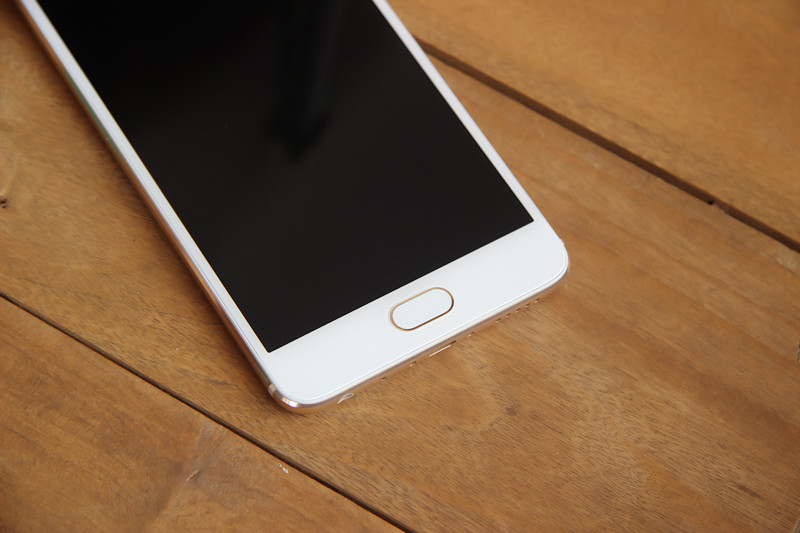 魅蓝e评测,魅族魅蓝e银色配置