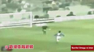 托蒂凌空爆射任意球,十大任意球gif