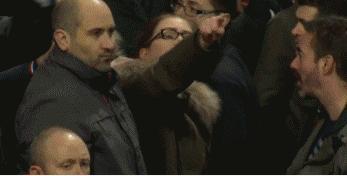 老鼠抢镜红魔1射正岂总赢球?