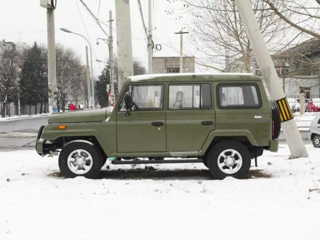 战旗就是个响当当铁铮铮的糙汉子