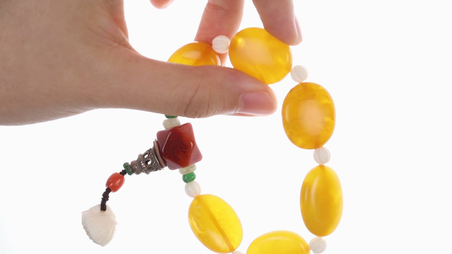 琥珀蜜蜡介绍三分钟,了解最全的蜜蜡知识