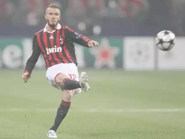 怎么踢才能踢出香蕉球,足球香蕉球怎么踢视频教程