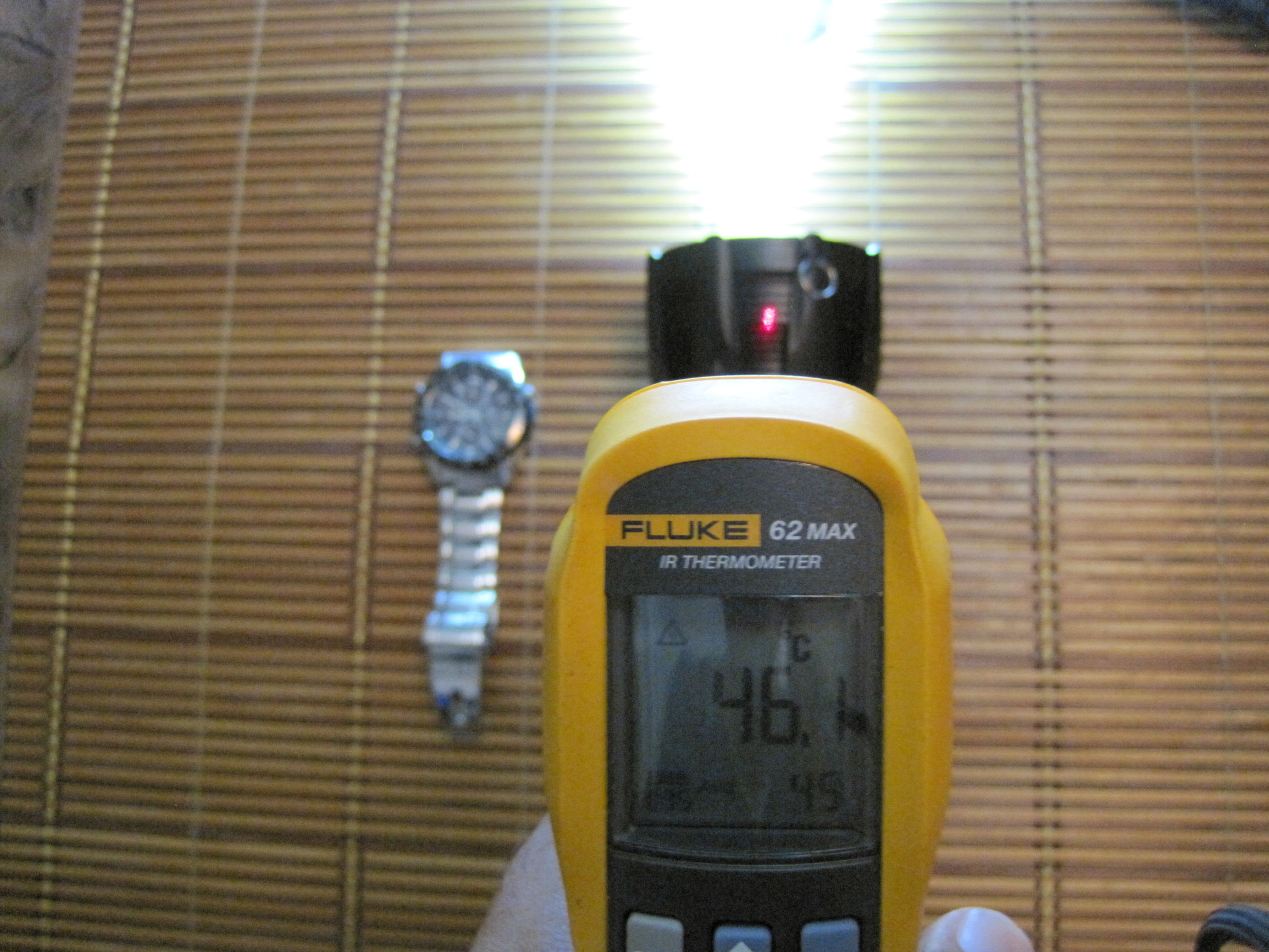 纳丽德圣火11超强光手电,纳丽德圣火30v2.0流明充电手电