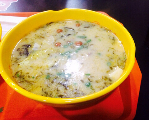 一夜之间这家渔粉店备受瞩目，不追究为什么还真睡不着！