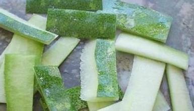 脚臭怎么办教你6个小技巧,脚臭怎么办教你三招除根