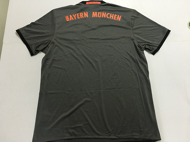 拜仁主客场球衣,拜仁16-17赛季球衣