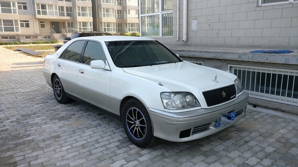 丰田皇冠athlete12代半,日本新款15代丰田皇冠