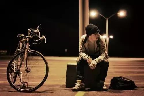 朋友圈里卖内衣,朋友圈买内衣事件