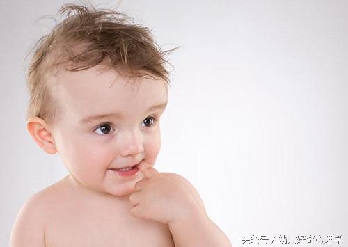 宝宝手指起皮长倒刺脸发黄,婴儿手指长倒刺撕下去红肿
