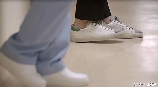 秋冬日系小白鞋怎么搭配,秋冬必备的一双百搭鞋