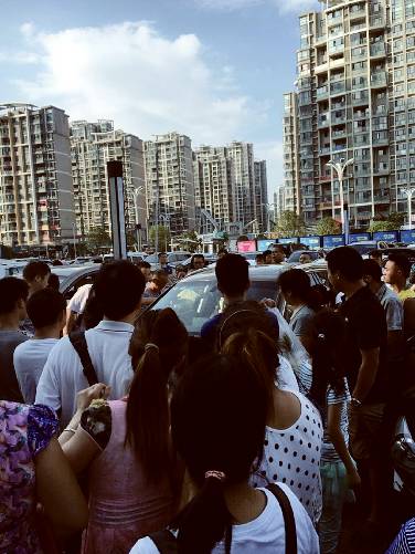 又见粗心妈妈误将女儿反锁车内,广西南宁又见粗心父母