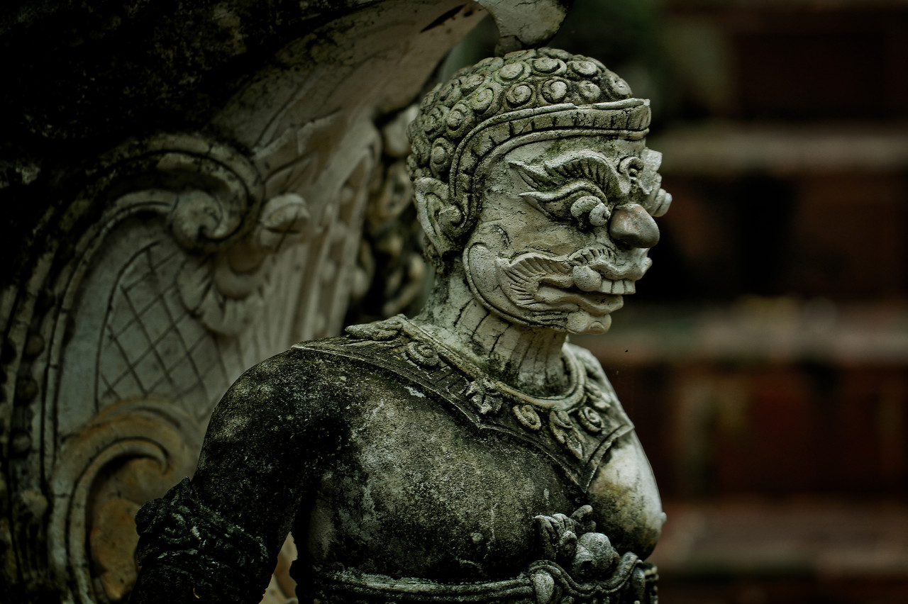 故事:他们好不容易找到灵蛇果,对方却说是自己先看到的