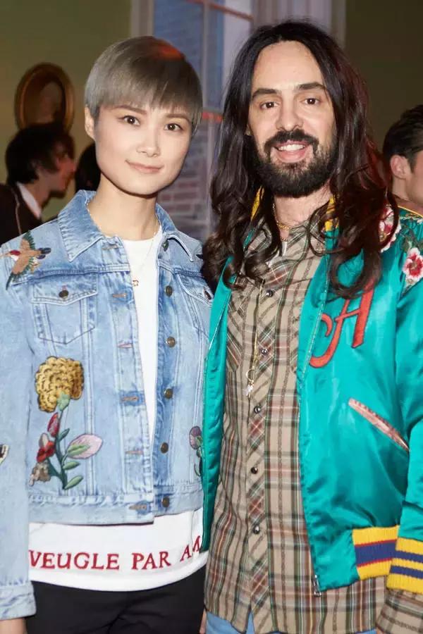 李宇春、蕾哈娜、宋茜她们都在穿这样的牛仔装！