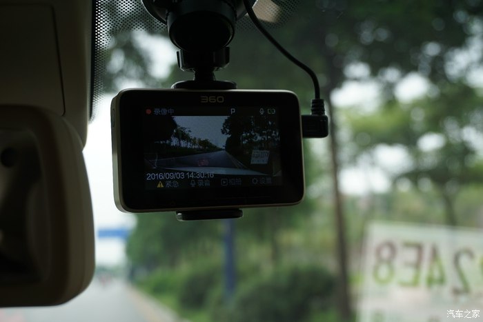 不期而遇怦然心动,不期而遇一见钟情