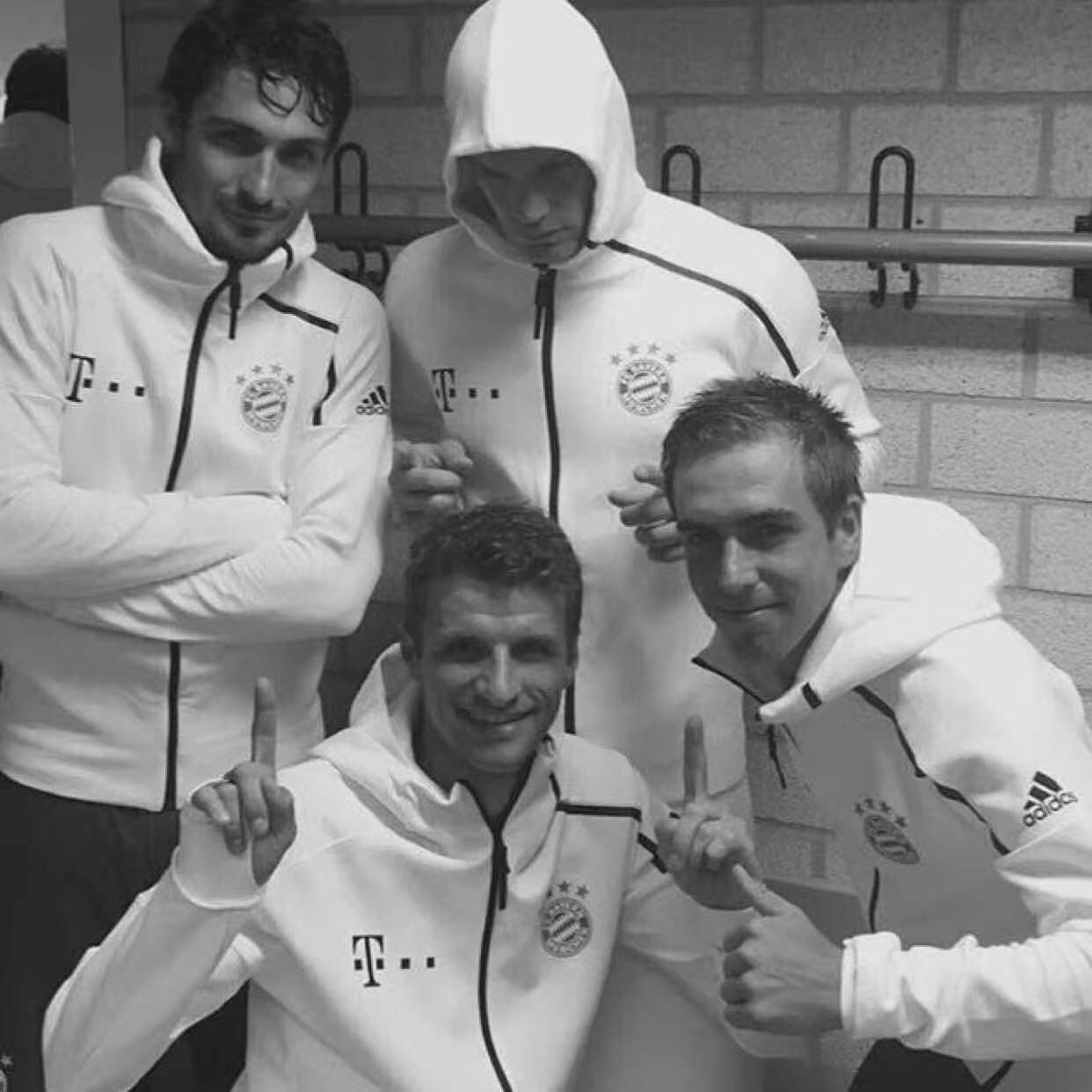 这个周末皇马曼联拜仁等俱乐部轮番为这件夹克上演了卖家秀