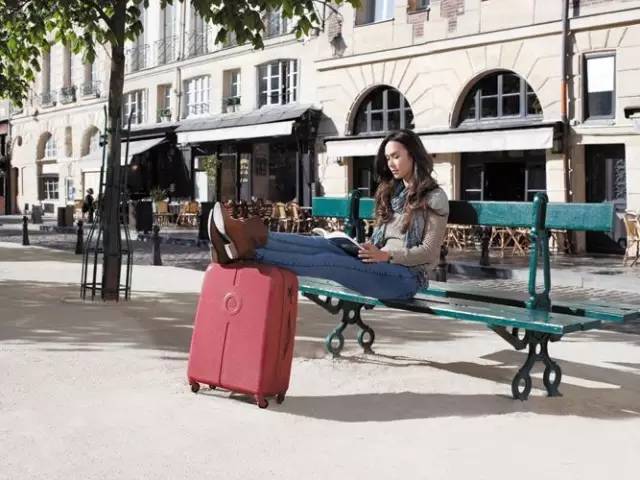 推荐几款好的旅行箱,旅行箱推荐买哪个牌子好且尺寸大