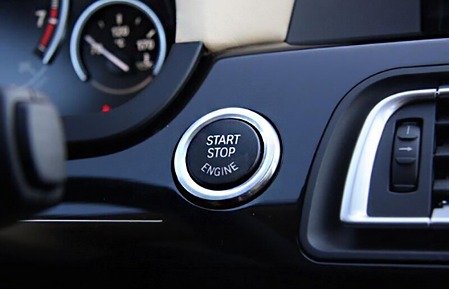 无钥匙进入车型钥匙没电怎么启动,带有无钥匙进入系统的车