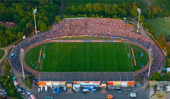 德甲球场盘点,德甲球队足球场