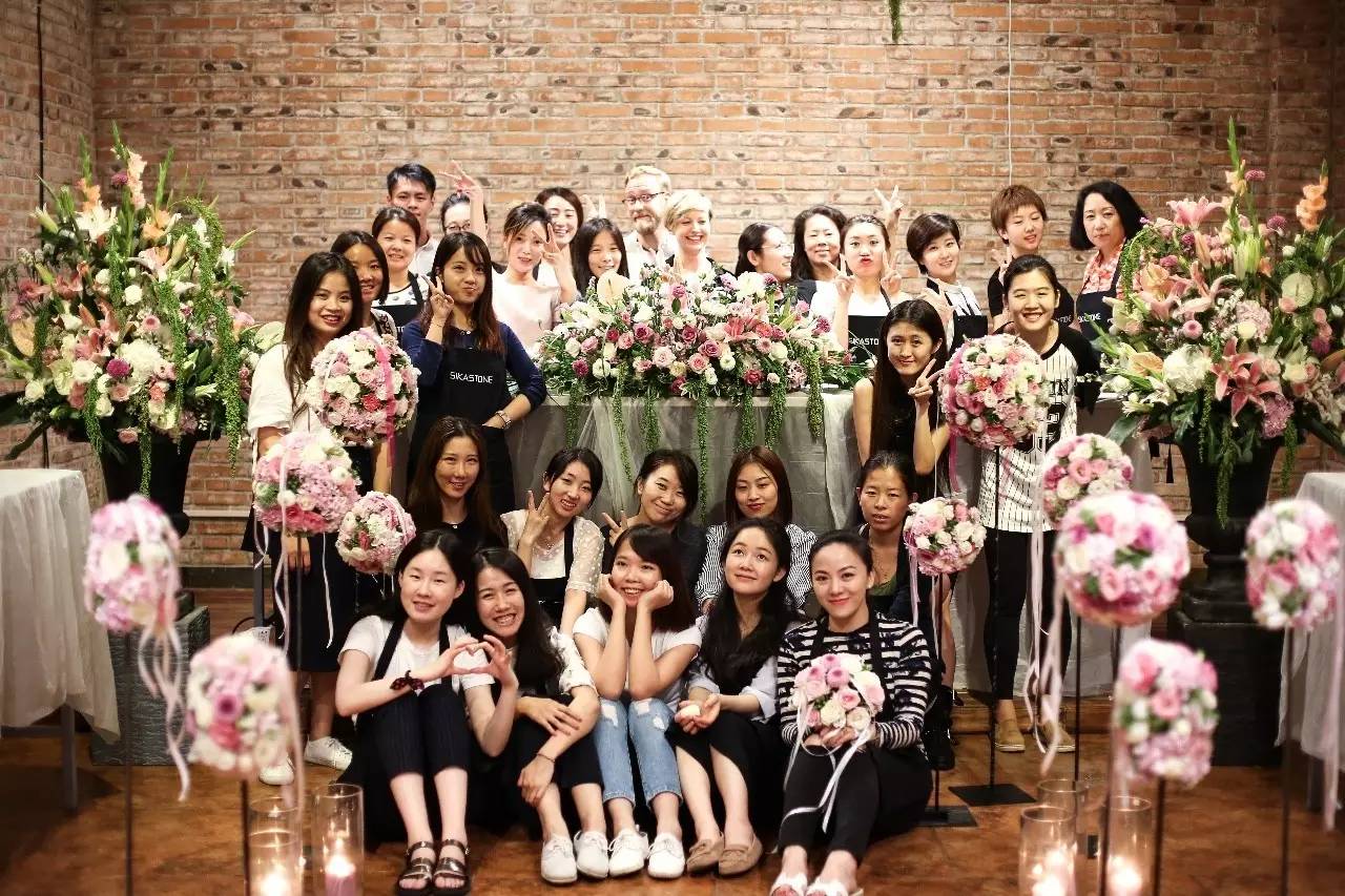 一场浪漫的纯欧风婚礼,洛可可欧式复古婚礼