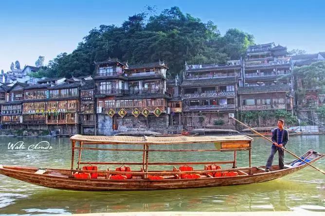 湘西古老而神秘的地方,曾经古老的湖南湘西苗寨