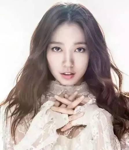 圆脸显瘦扎发发型,圆脸适合怎样的短发型减龄