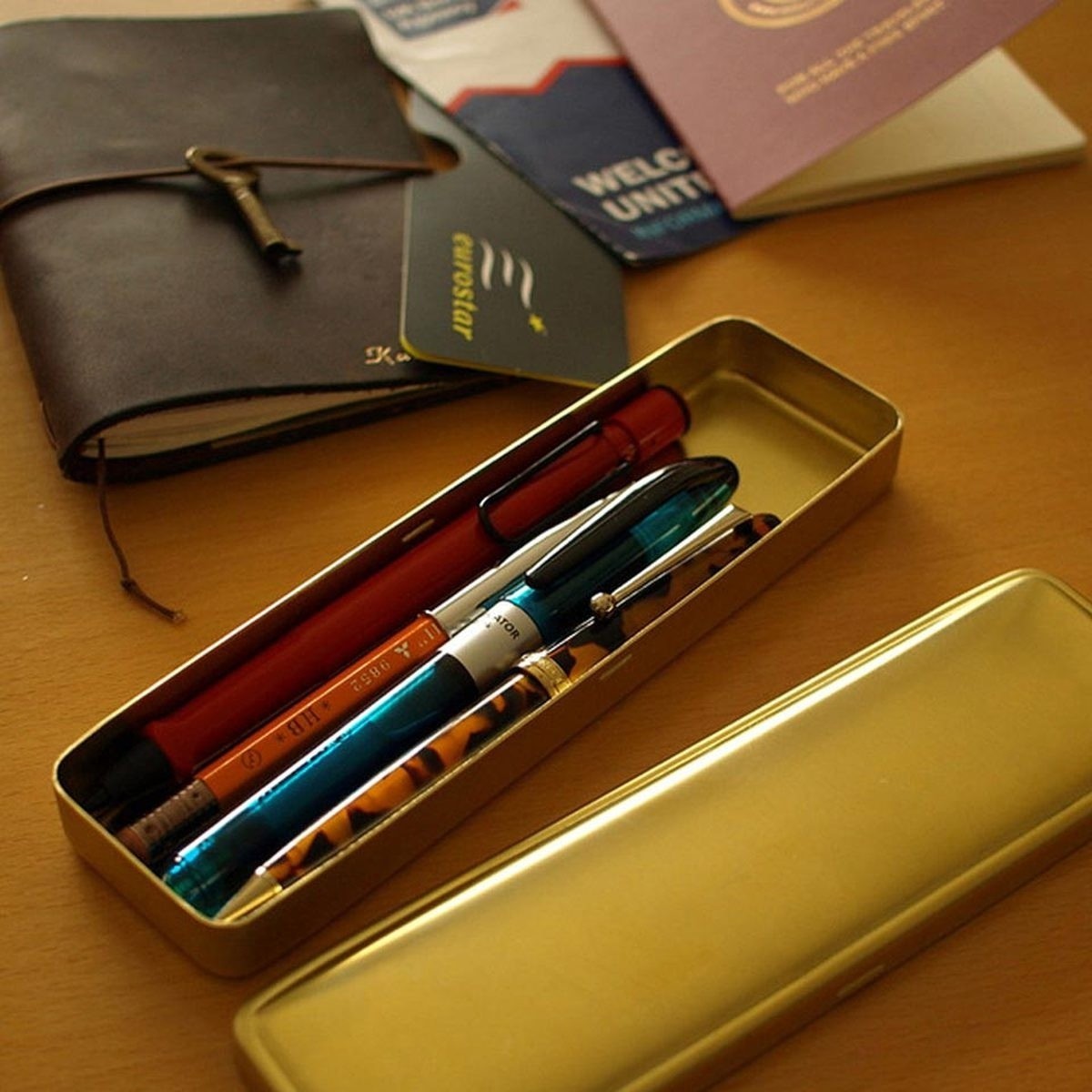 承认吧，开学只是你换新文具的借口而已