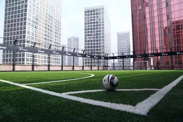 足球世界快来领取你的专属球员,足球世界邀请新人