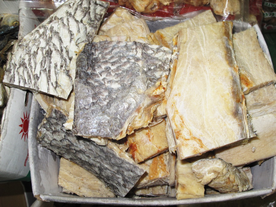 哪种咸鱼好吃无刺,黄色的咸鱼和白色咸鱼哪种好吃