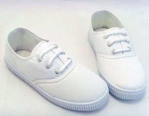 鞋子发黄怎么变白网鞋,网面运动鞋发黄怎么变白的小妙招