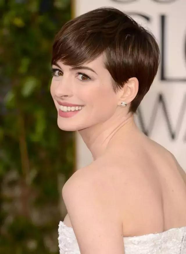 露额头很显五官吗,露额头很考验女生颜值吗