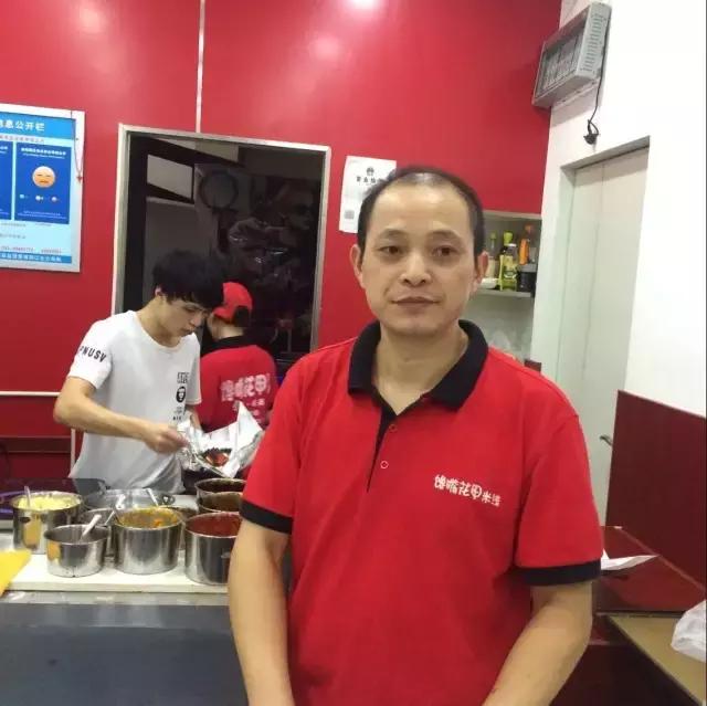 正宗火锅花甲米线,最火爆最好吃的花甲米线