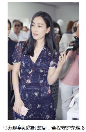 火热街拍来袭行走街头的随性时尚,街拍最时尚的人时刻走在潮流前线