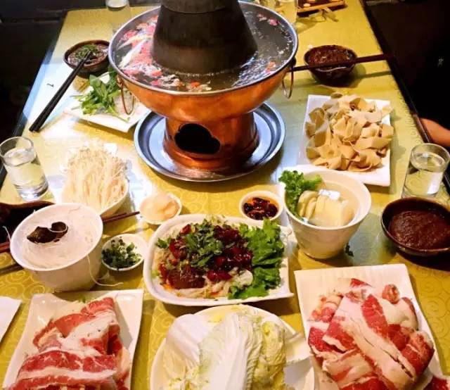 西安顺城巷附近有什么好玩的地方,西安顺城巷小吃街